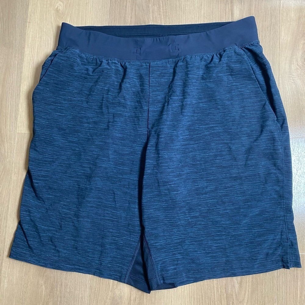 L LULULEMON 9"‎ T.H.E. Linerless Men's Shorts Deep Blue Athletic Size L